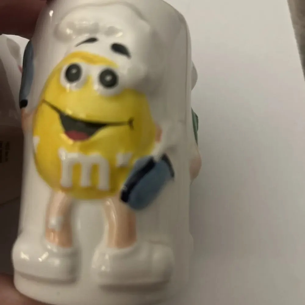 M&Ms Ceramic Salt & Pepper Shakers Red Yellow Green Mars Inc.